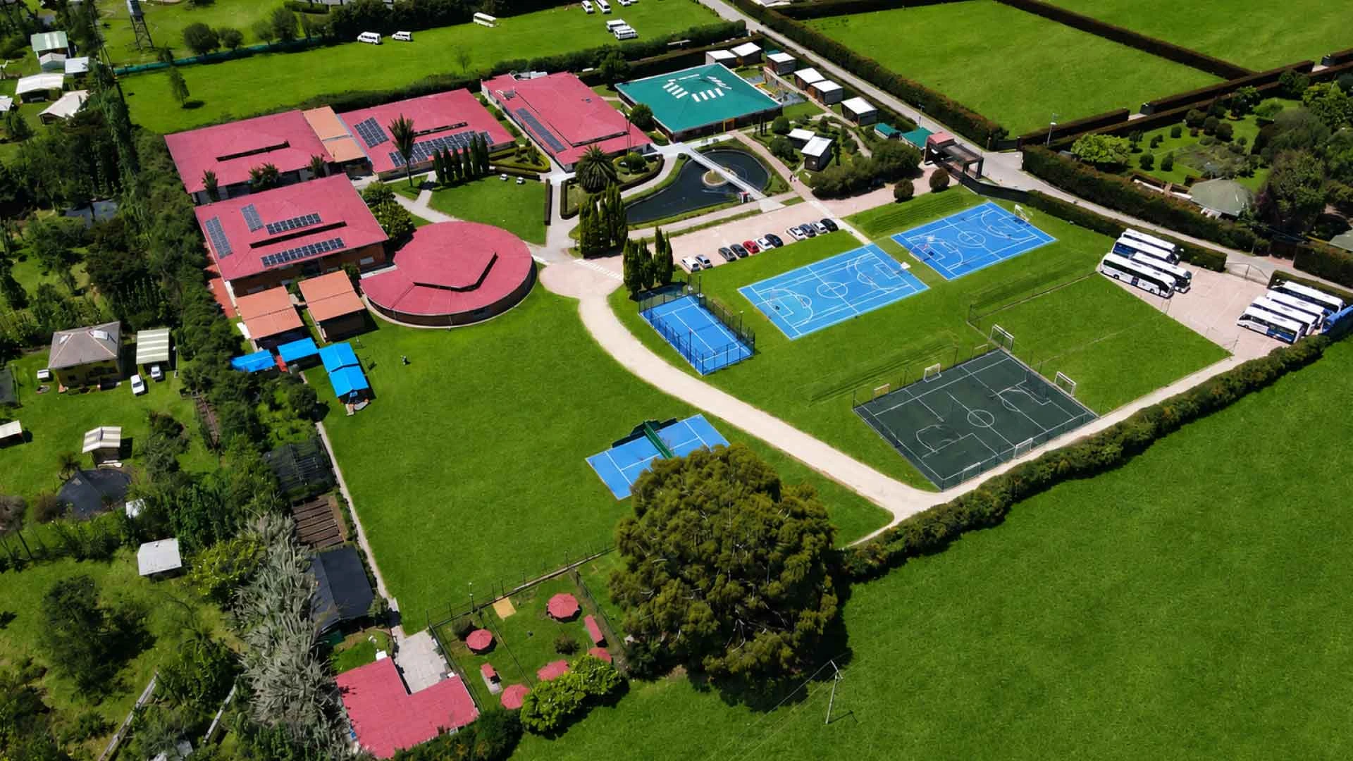 NUESTRO CAMPUS:

 
